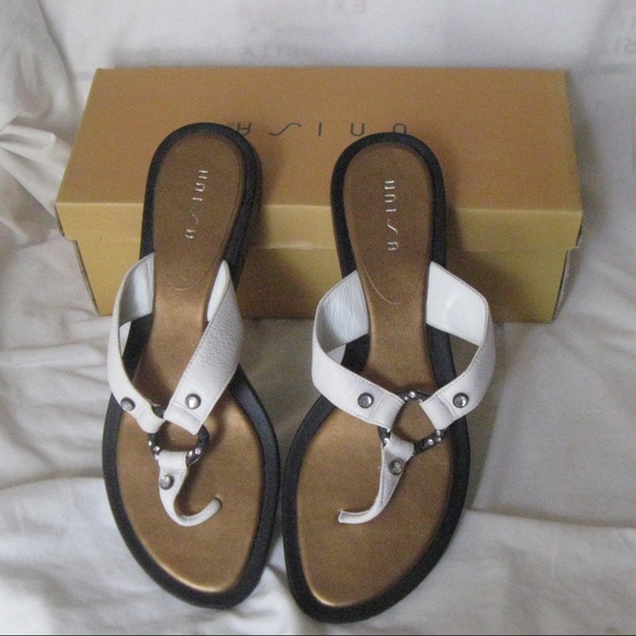UNISA Sandals White with Jeweled highlights Size 9 - Picture 1 of 6